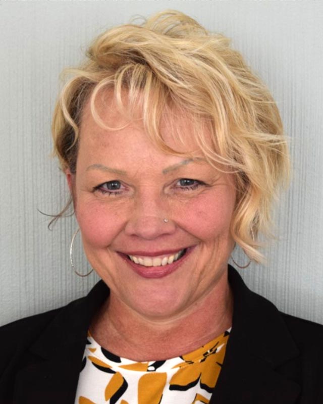 Julie Grasson Headshot